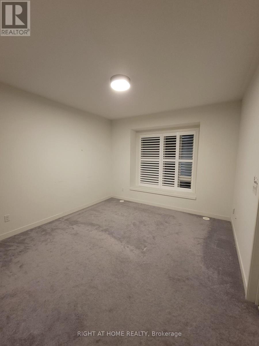 196 Salterton Circle, Vaughan, Ontario  L6A 4Z2 - Photo 5 - N12596556