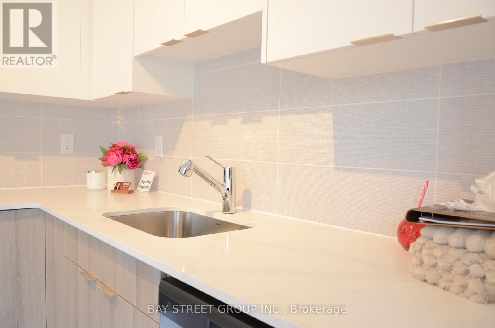 #34 - 33 Calamint Lane, Toronto, Ontario  M1W 2H1 - Photo 2 - E12596600