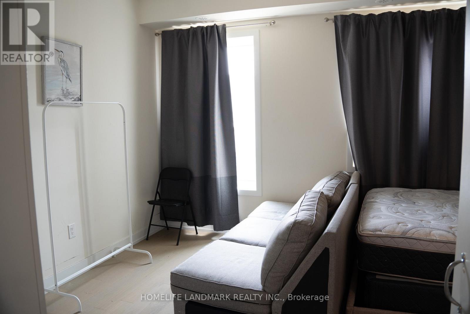 110 William Duncan Road, Toronto, Ontario  M3K 0C7 - Photo 11 - W12596526