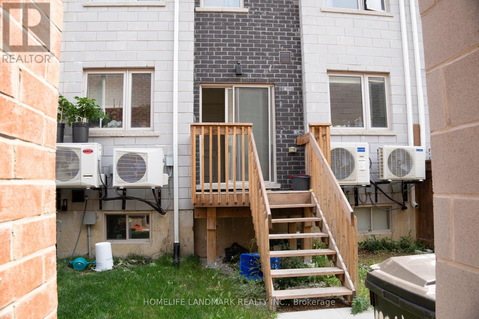 110 William Duncan Road, Toronto, Ontario  M3K 0C7 - Photo 14 - W12596526