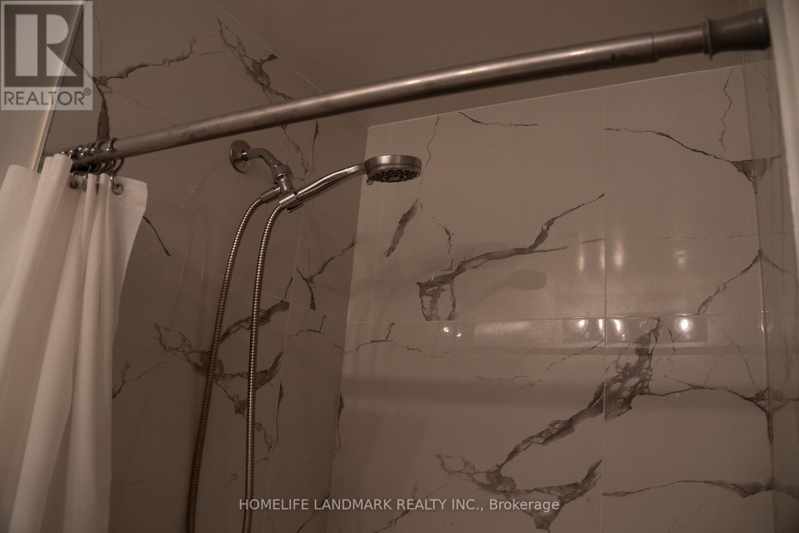 110 William Duncan Road, Toronto, Ontario  M3K 0C7 - Photo 4 - W12596526