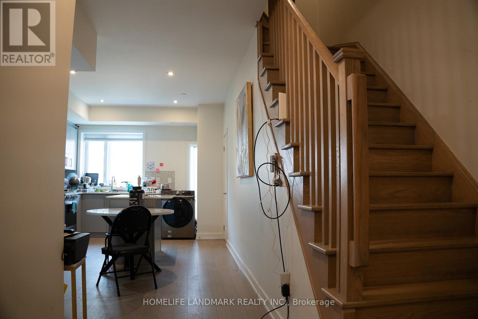 110 William Duncan Road, Toronto, Ontario  M3K 0C7 - Photo 7 - W12596526