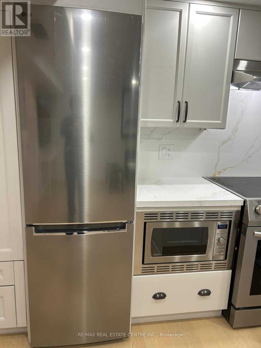 Bsmt - 2429 Hensall Street, Mississauga, Ontario  L5A 2T1 - Photo 3 - W12596538