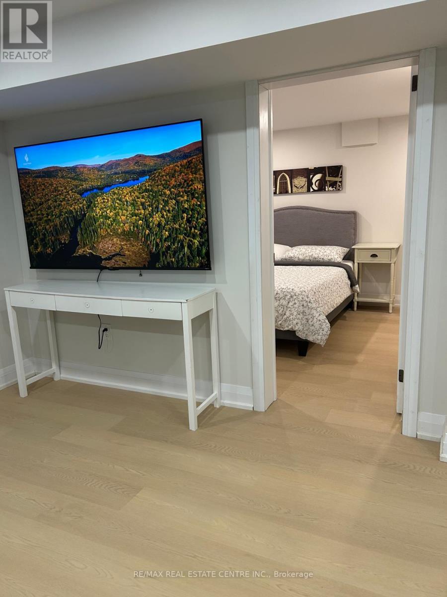 Bsmt - 2429 Hensall Street, Mississauga, Ontario  L5A 2T1 - Photo 5 - W12596538