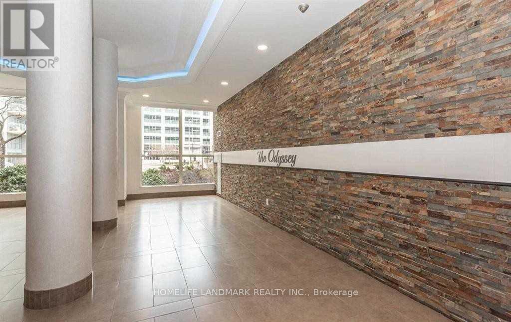 515 - 250 Webb Drive, Mississauga, Ontario  L5B 3Z4 - Photo 4 - W12596572