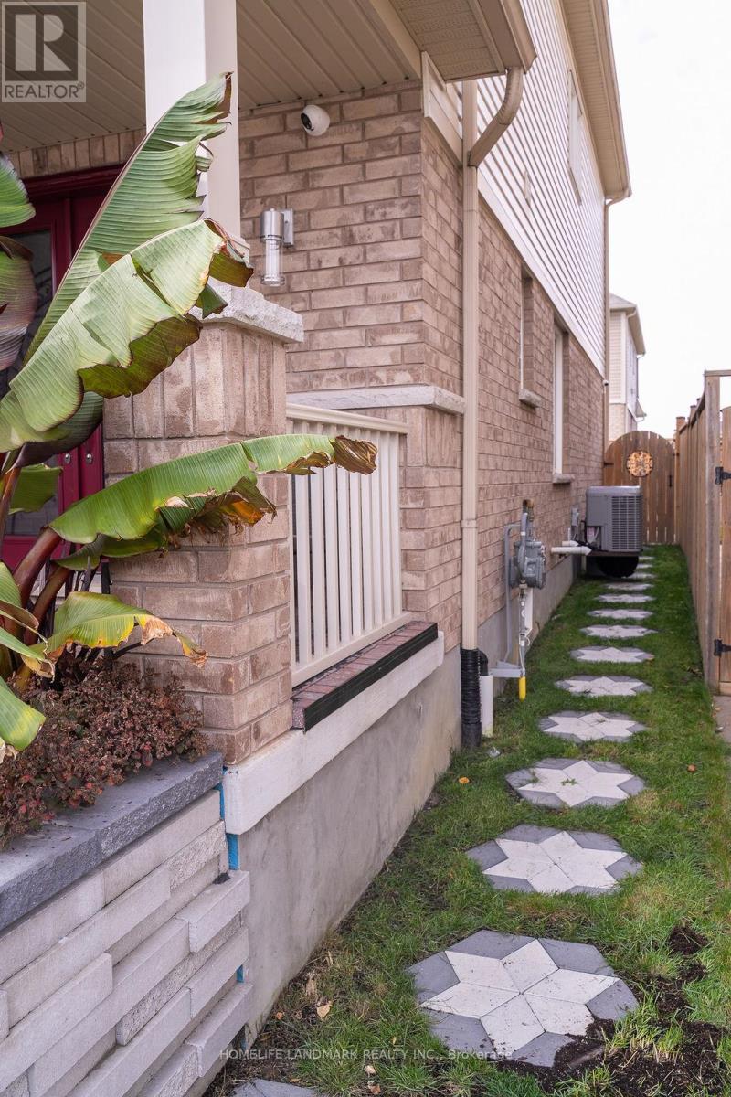 106 Odonnel Drive, Hamilton, Ontario  L0R 1C0 - Photo 4 - X12596550