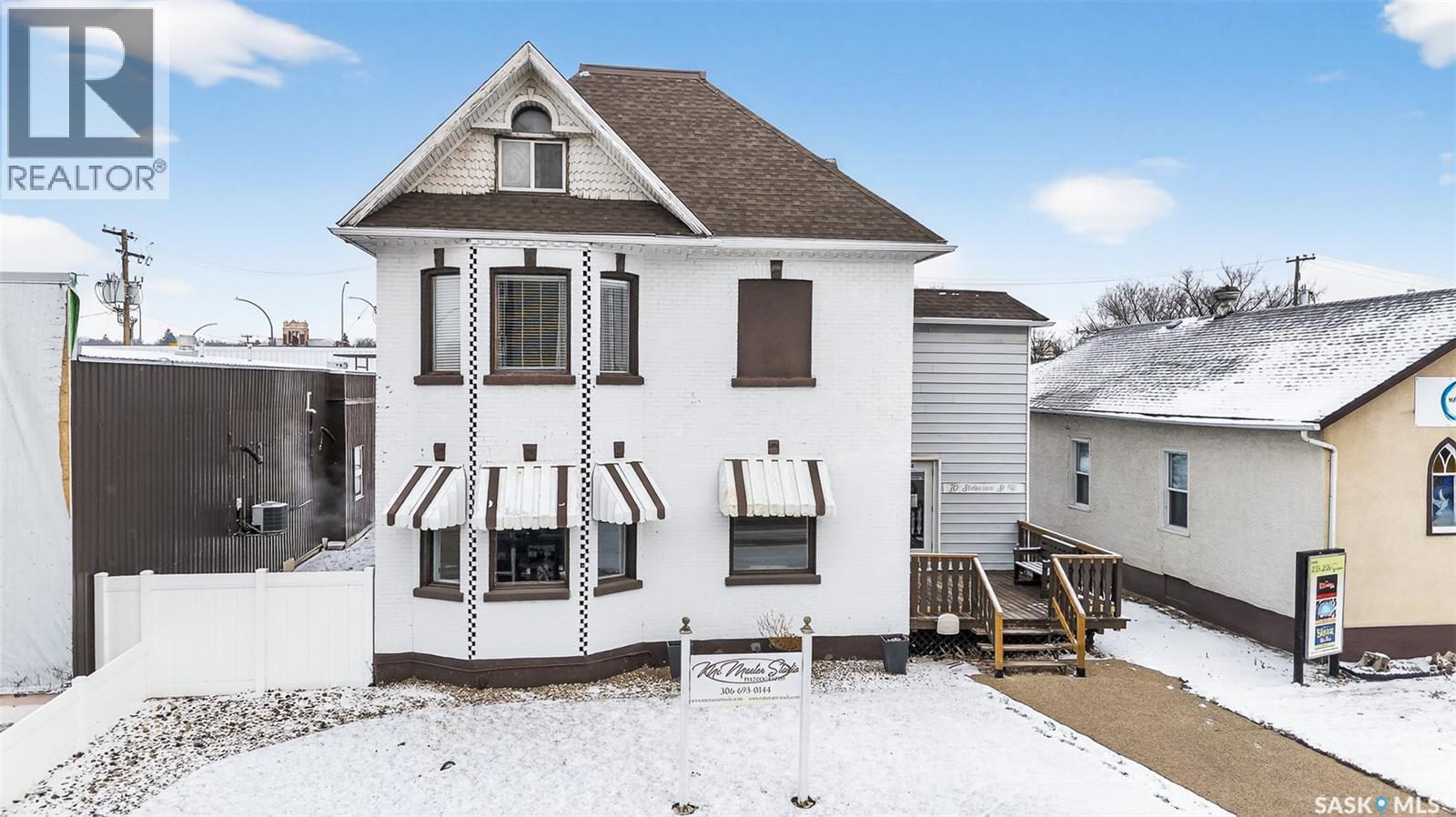 70 Stadacona Street W, Moose Jaw, Saskatchewan  S6H 1Z1 - Photo 2 - SK025133