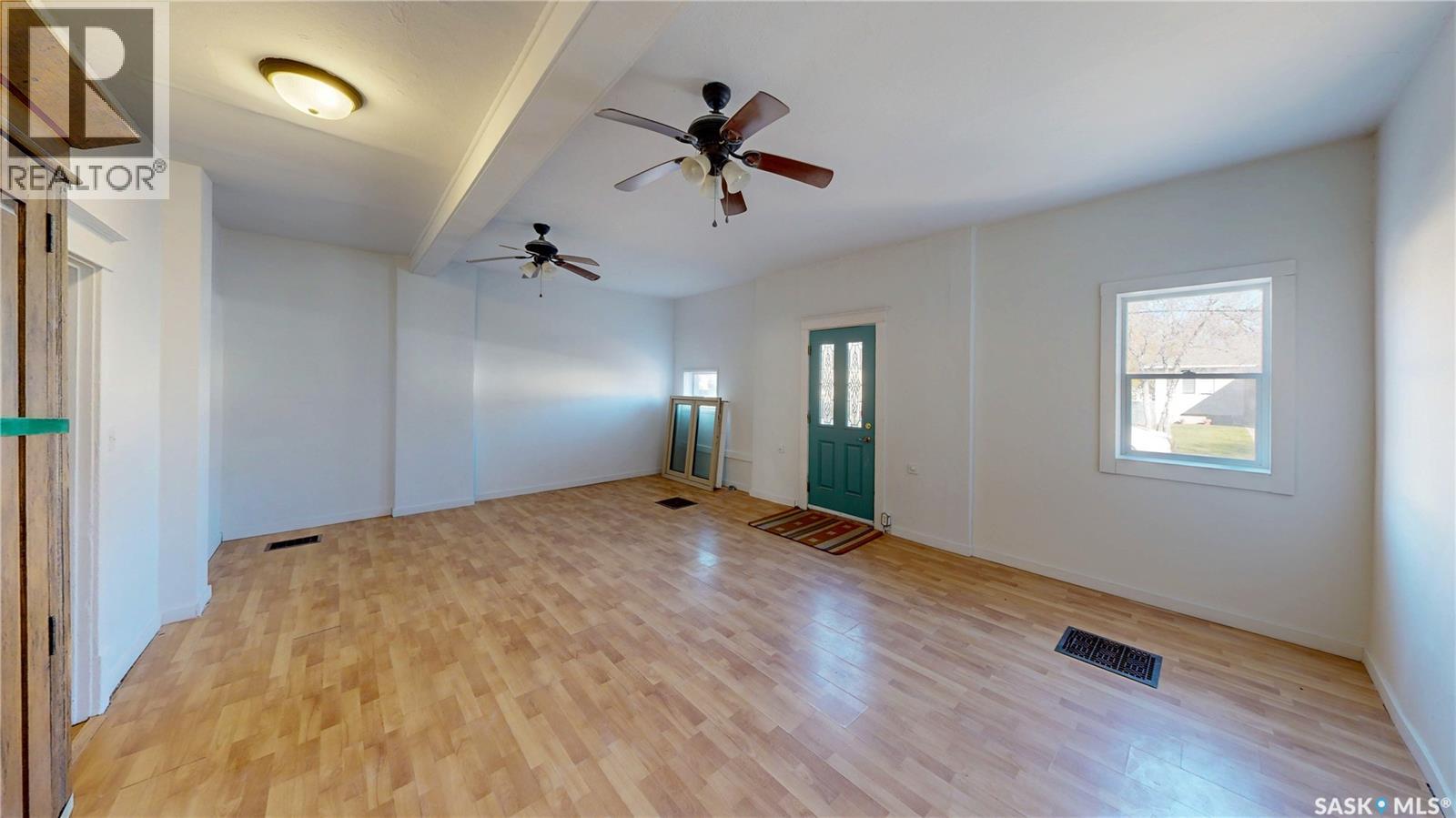 827 15th Avenue, Regina, Saskatchewan  S4N 0V2 - Photo 3 - SK025127