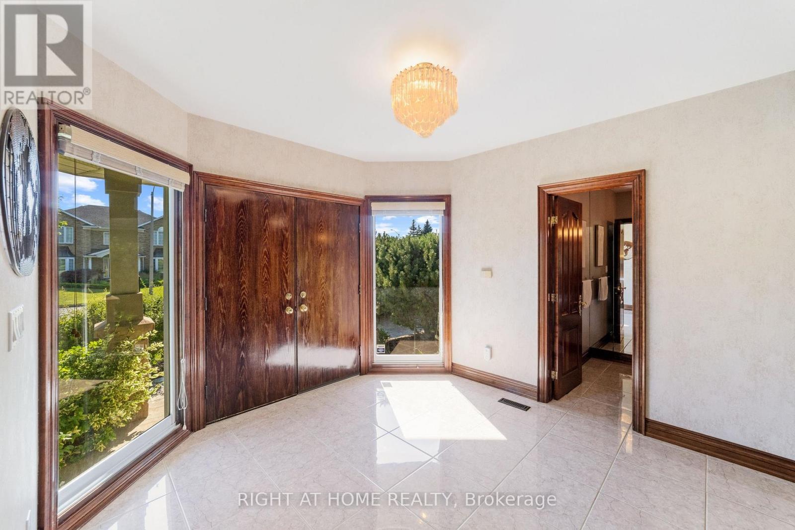 7775 St Augustine Crescent, Niagara Falls, Ontario  L2H 2X3 - Photo 4 - X12268823