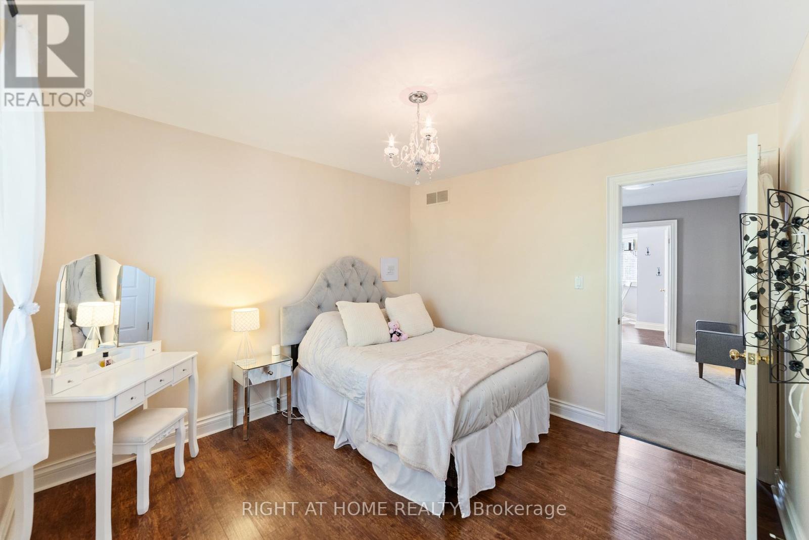 7775 St Augustine Crescent, Niagara Falls, Ontario  L2H 2X3 - Photo 31 - X12268823