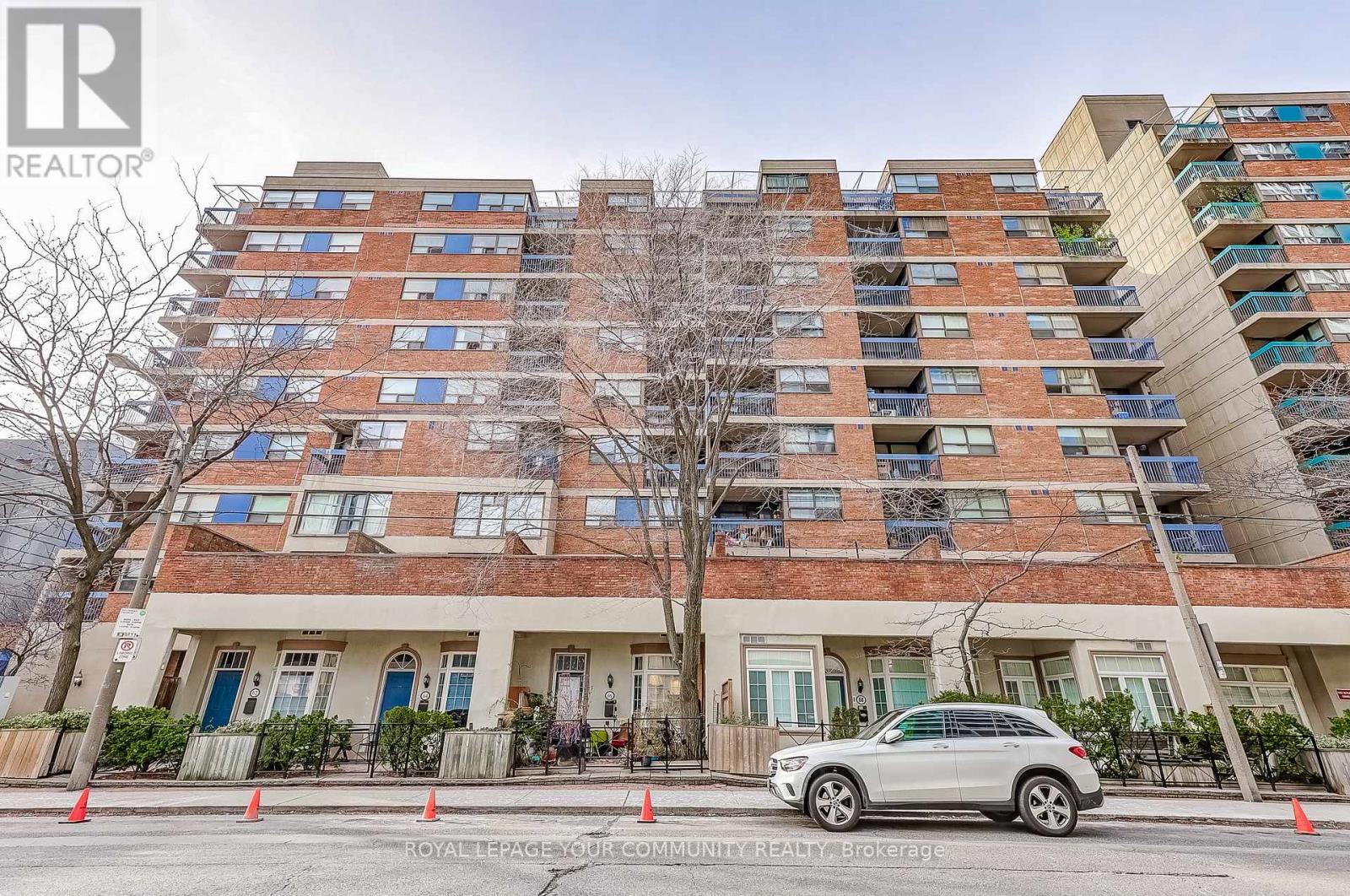 726 - 60 St. Patrick Street, Toronto, Ontario  M5T 2X5 - Photo 1 - C12596618