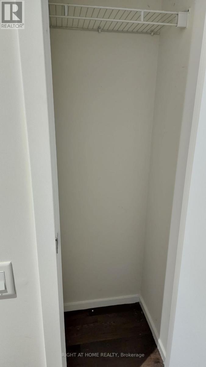 604 - 5 St Joseph Street, Toronto, Ontario  M4Y 0B6 - Photo 4 - C12596626