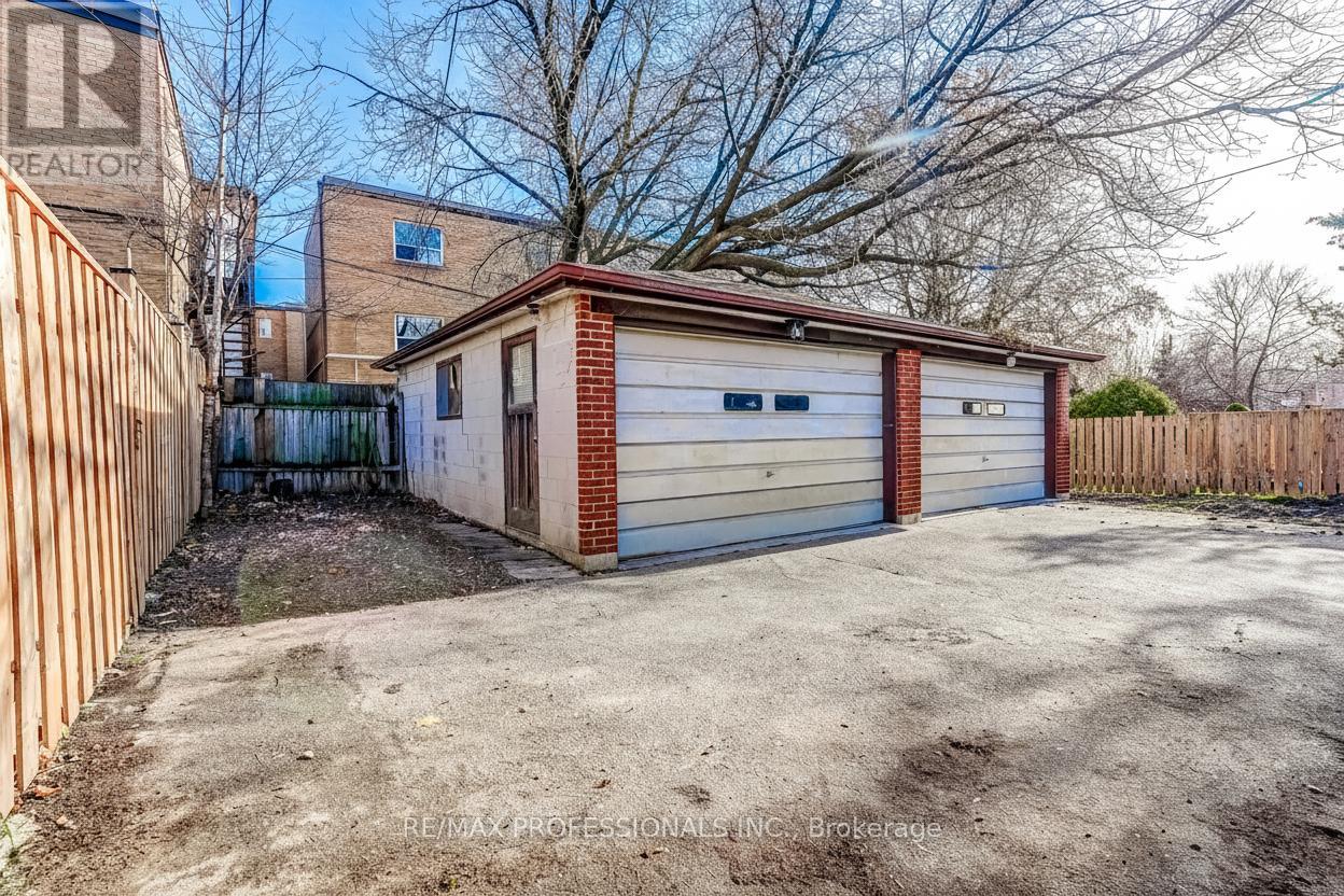 15 Fifteenth Street, Toronto, Ontario  M8V 3J3 - Photo 35 - W12594692