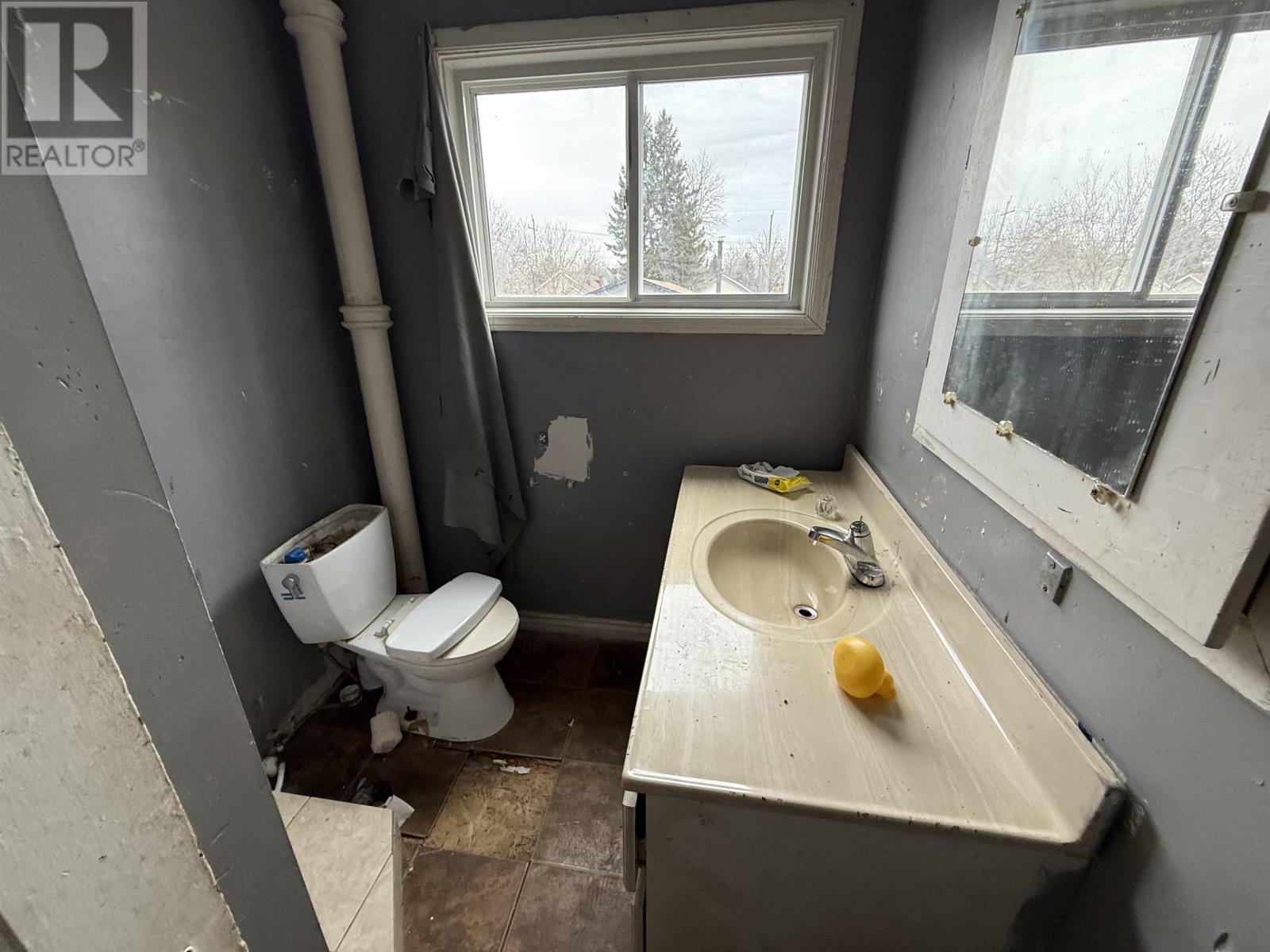 150 Pine St, Thunder Bay, Ontario  P7A 5X5 - Photo 16 - TB253575