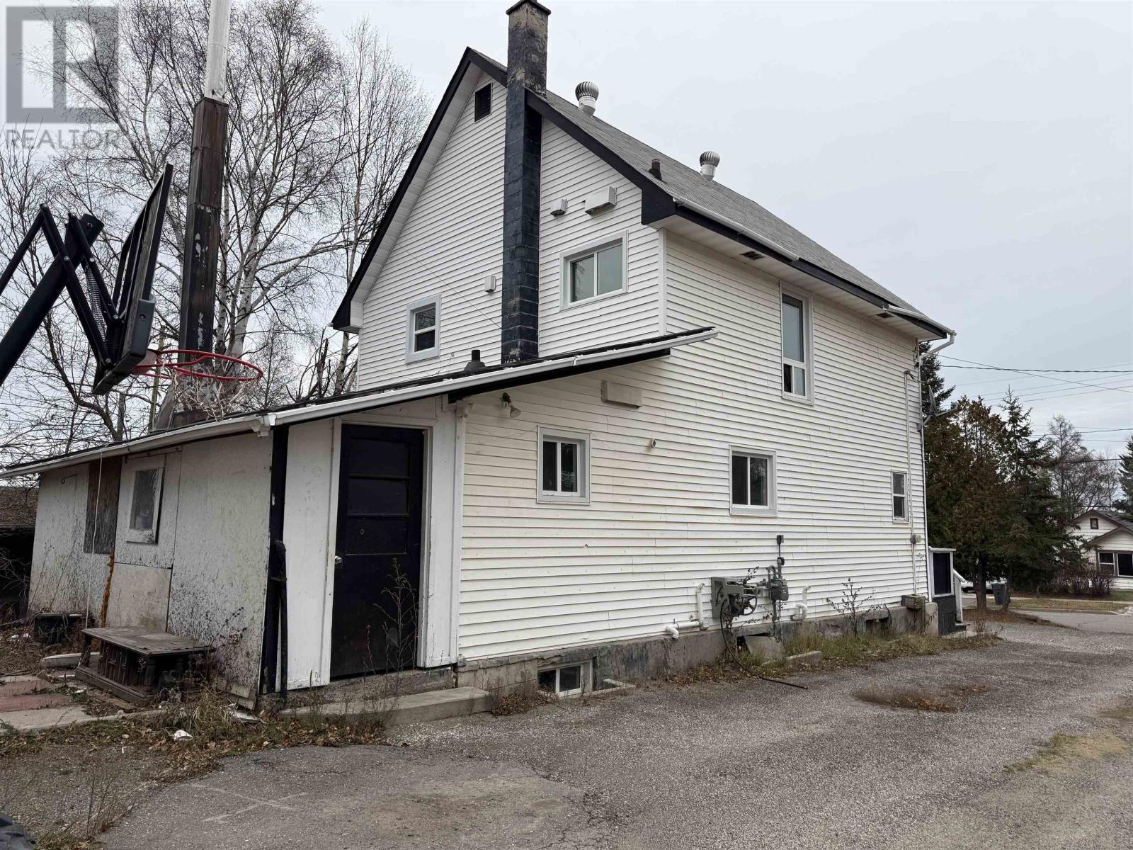 150 Pine St, Thunder Bay, Ontario  P7A 5X5 - Photo 8 - TB253575