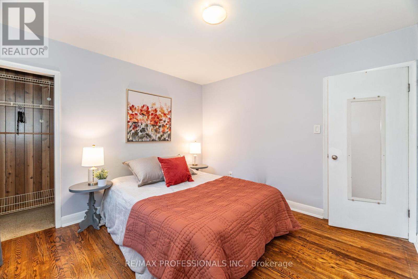 10 Avalon Road, Toronto, Ontario  M8W 2E3 - Photo 17 - W12595472