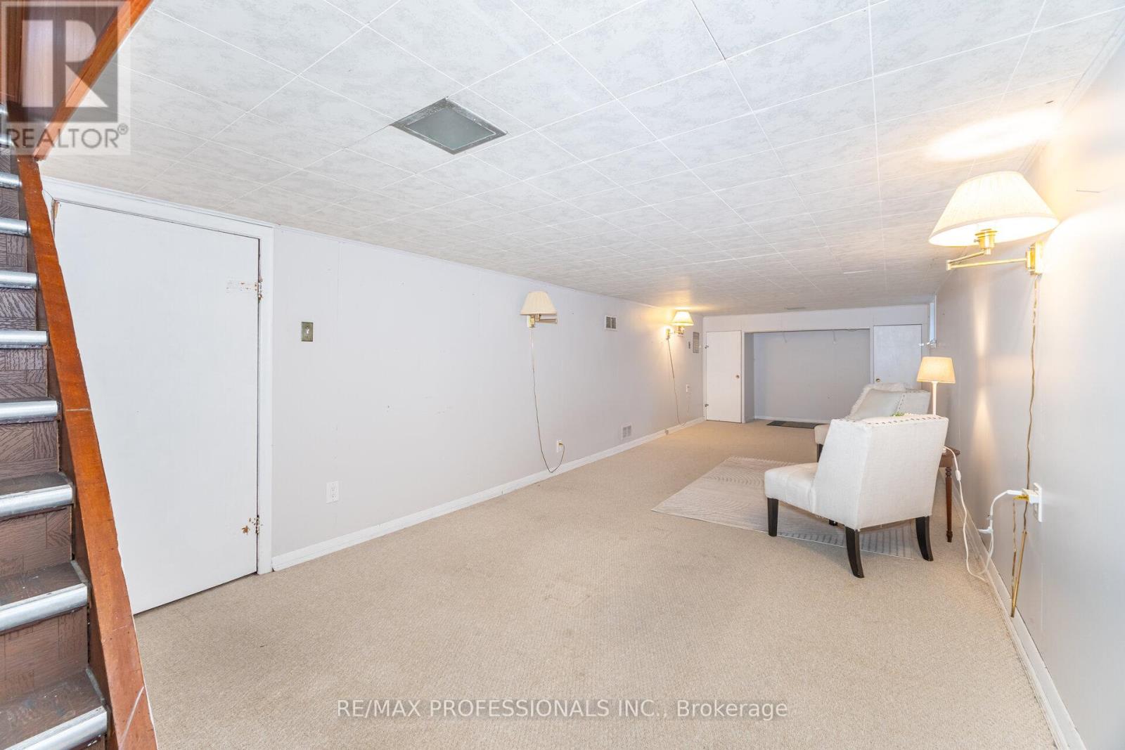 10 Avalon Road, Toronto, Ontario  M8W 2E3 - Photo 25 - W12595472