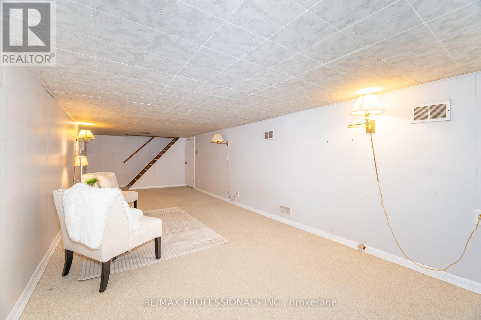 10 Avalon Road, Toronto, Ontario  M8W 2E3 - Photo 27 - W12595472