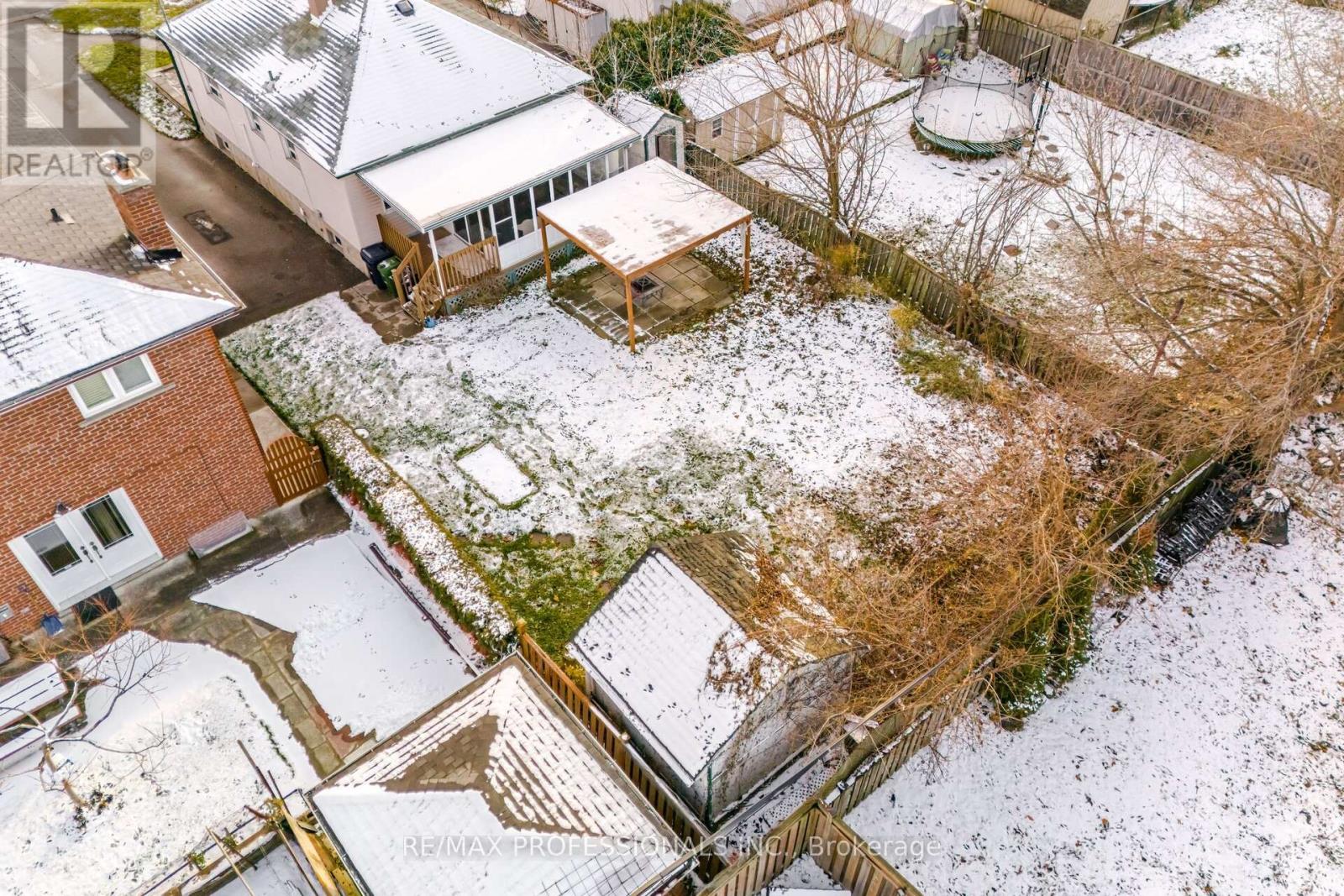 10 Avalon Road, Toronto, Ontario  M8W 2E3 - Photo 36 - W12595472