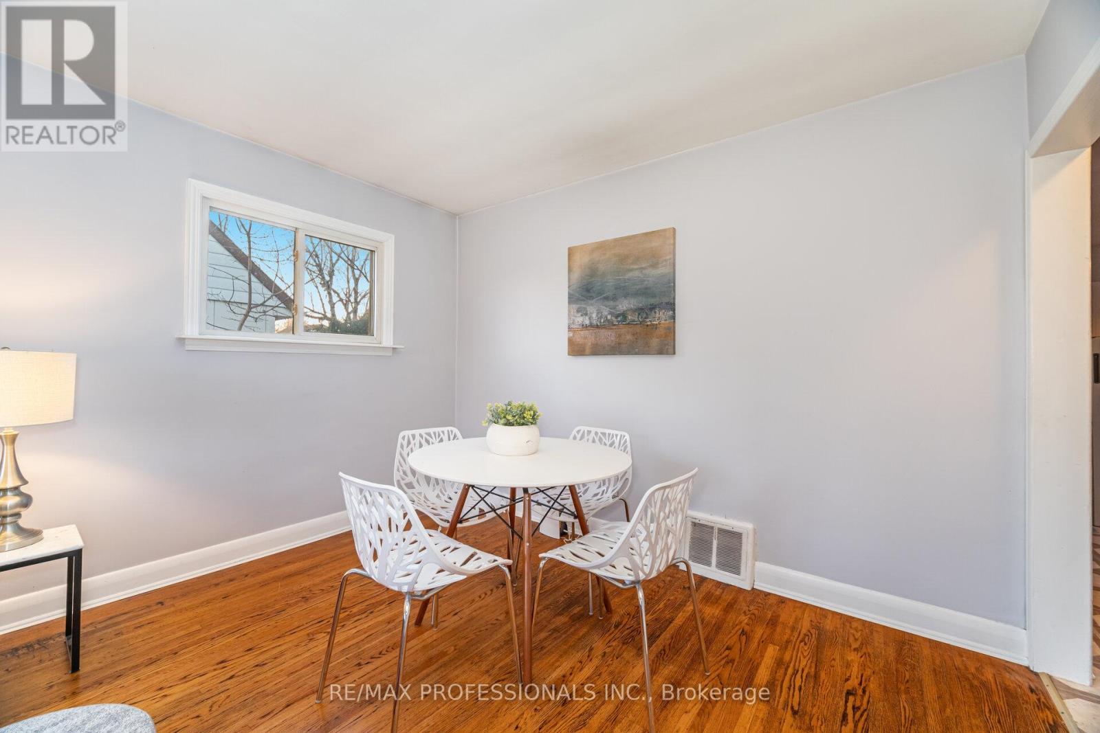 10 Avalon Road, Toronto, Ontario  M8W 2E3 - Photo 9 - W12595472