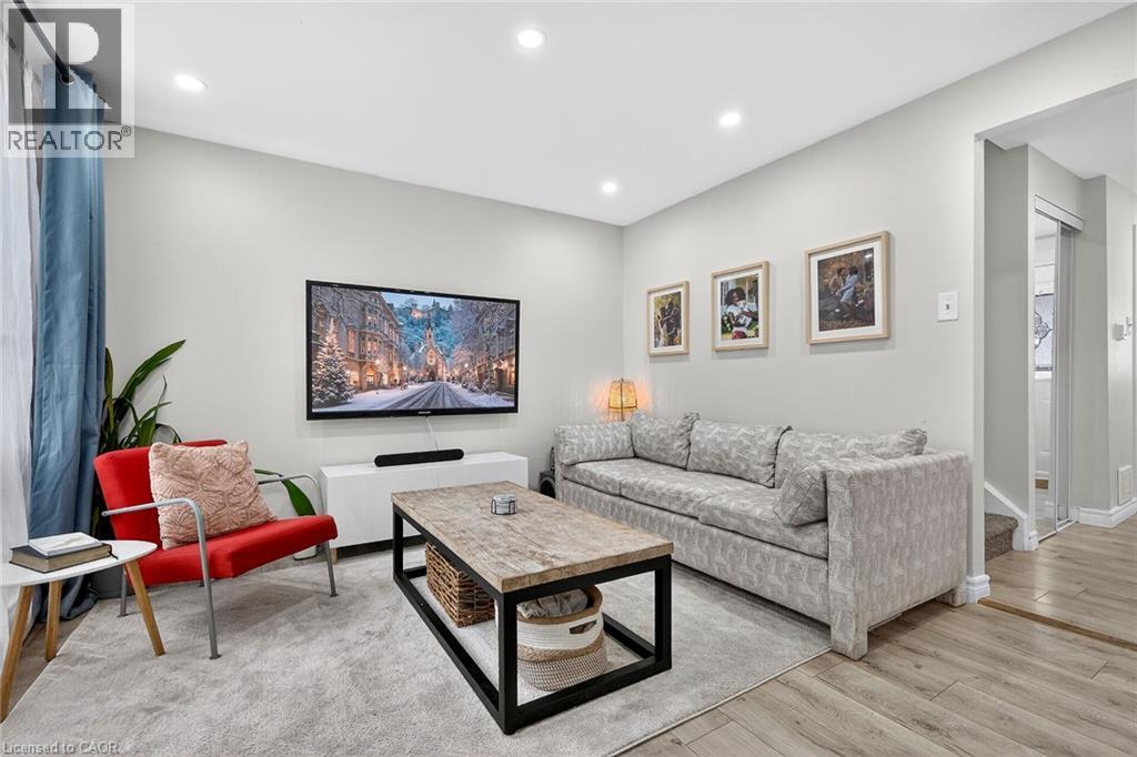 25 Britten Close Unit# B63, Hamilton, Ontario  L9C 4J8 - Photo 9 - 40791784