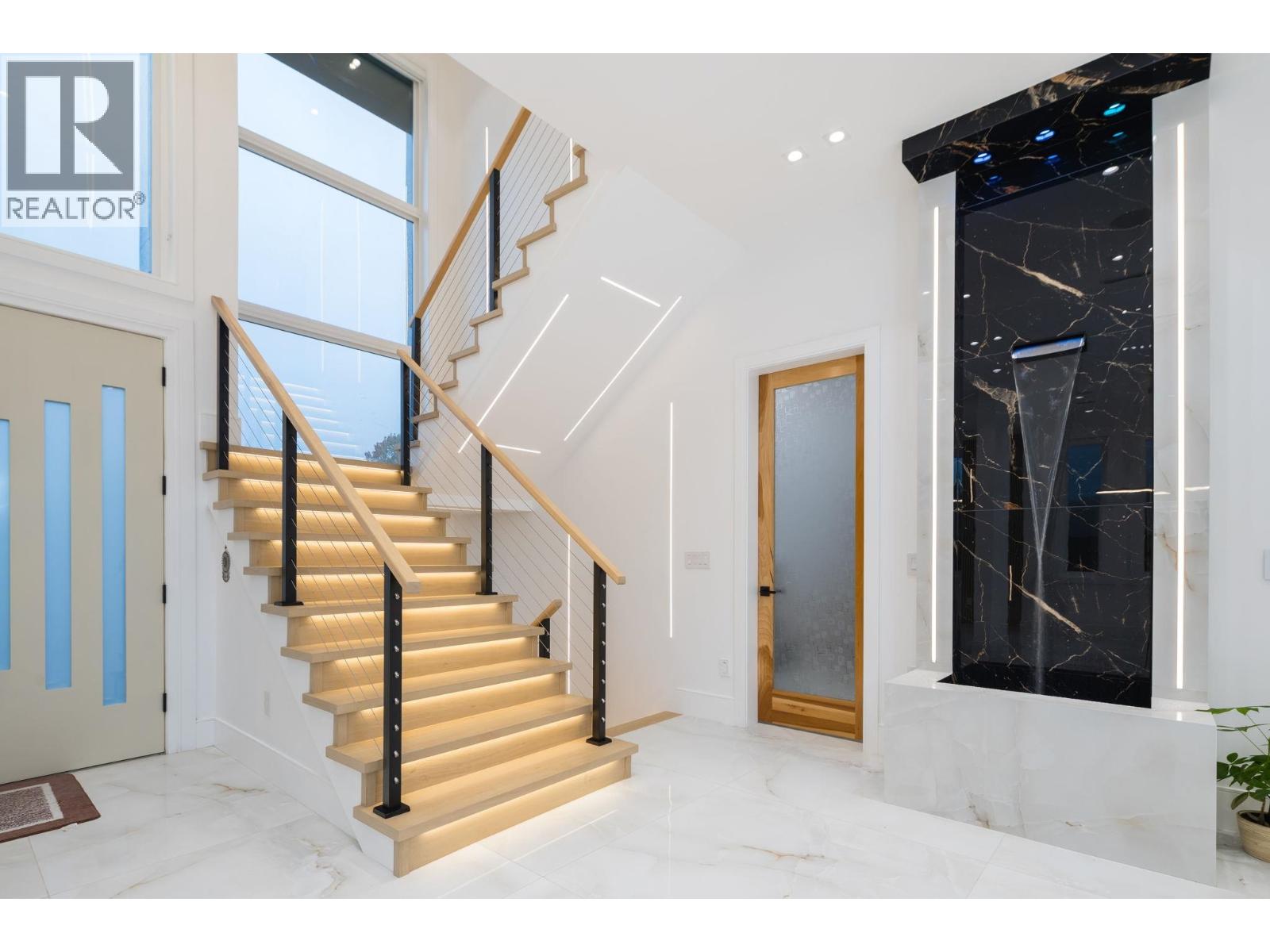 5385 Shelby Court, Burnaby, British Columbia  V5G 1V3 - Photo 6 - R3062404