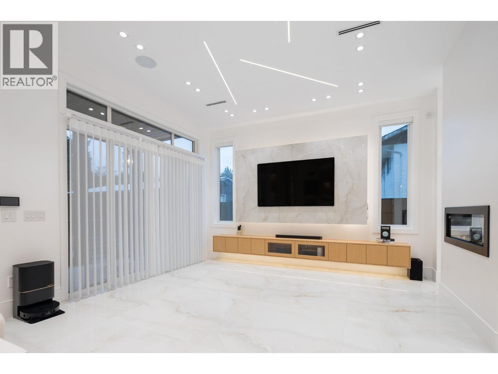 5385 Shelby Court, Burnaby, British Columbia  V5G 1V3 - Photo 7 - R3062404