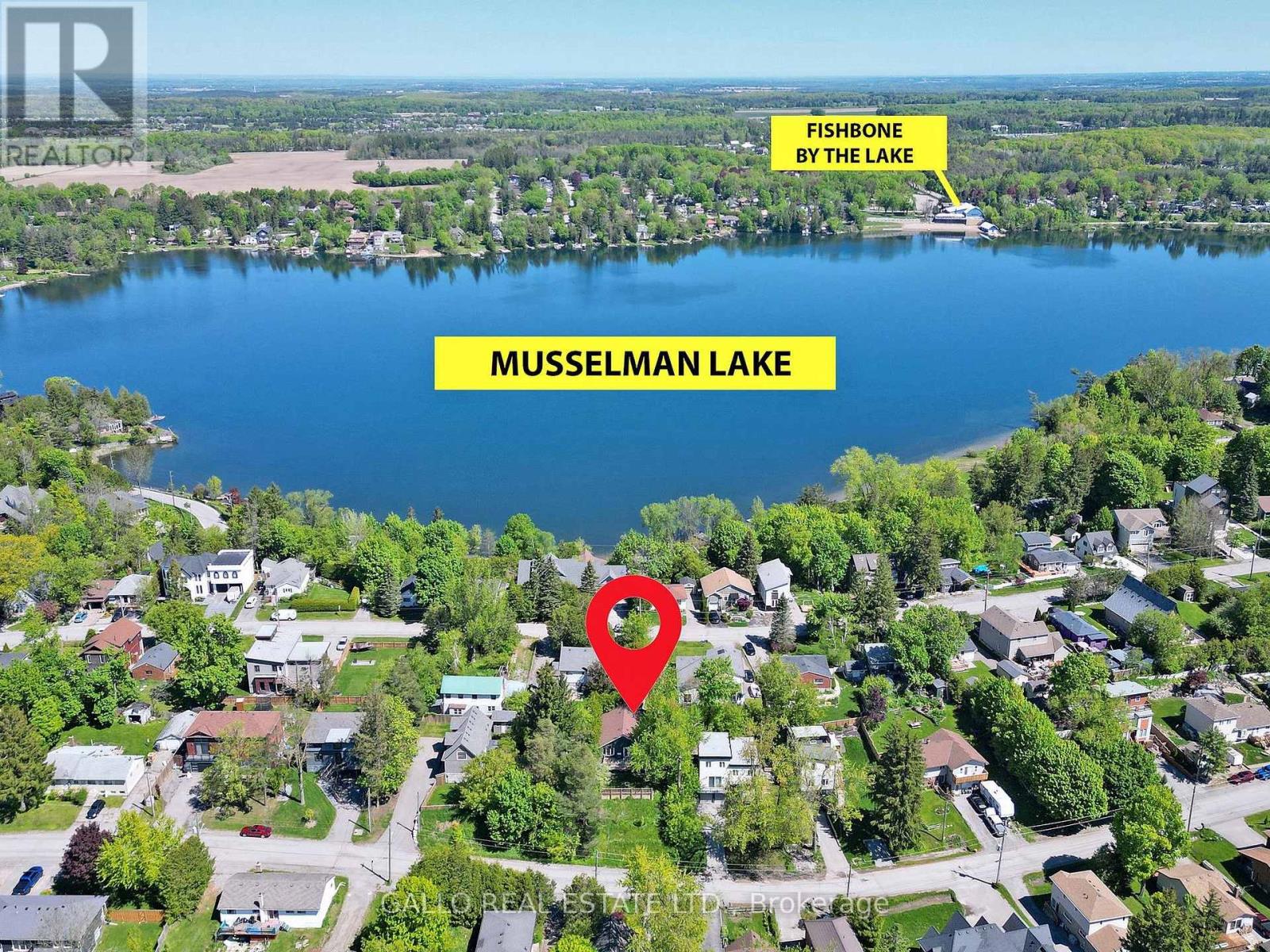 37 Windsor Drive, Whitchurch-Stouffville, Ontario  L4A 7X3 - Photo 2 - N12464975