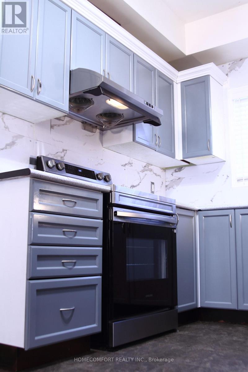 94 - 435 Hensall Circle, Mississauga (Cooksville), Ontario  L5A 4P1 - Photo 10 - W12570082