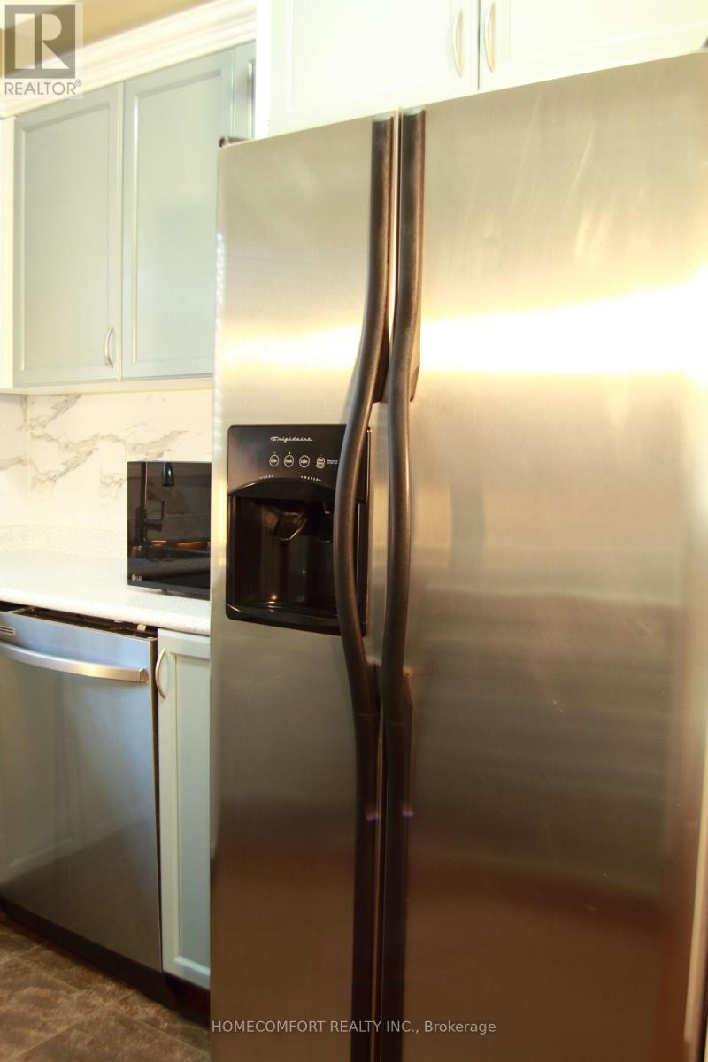 94 - 435 Hensall Circle, Mississauga (Cooksville), Ontario  L5A 4P1 - Photo 11 - W12570082