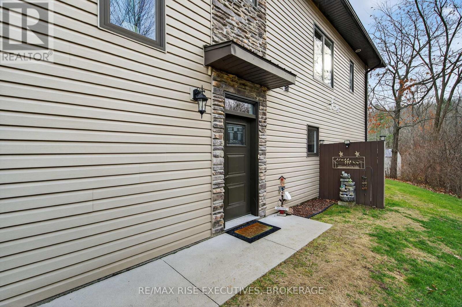 4646 Stair Step Lane, Frontenac, Ontario  K0H 1H0 - Photo 5 - X12596654