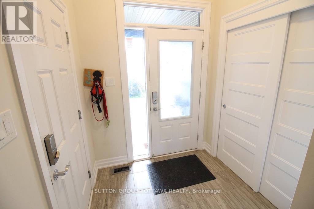 303 Rue De L Etang Street, Clarence-Rockland, Ontario  K4K 0K1 - Photo 5 - X12596670