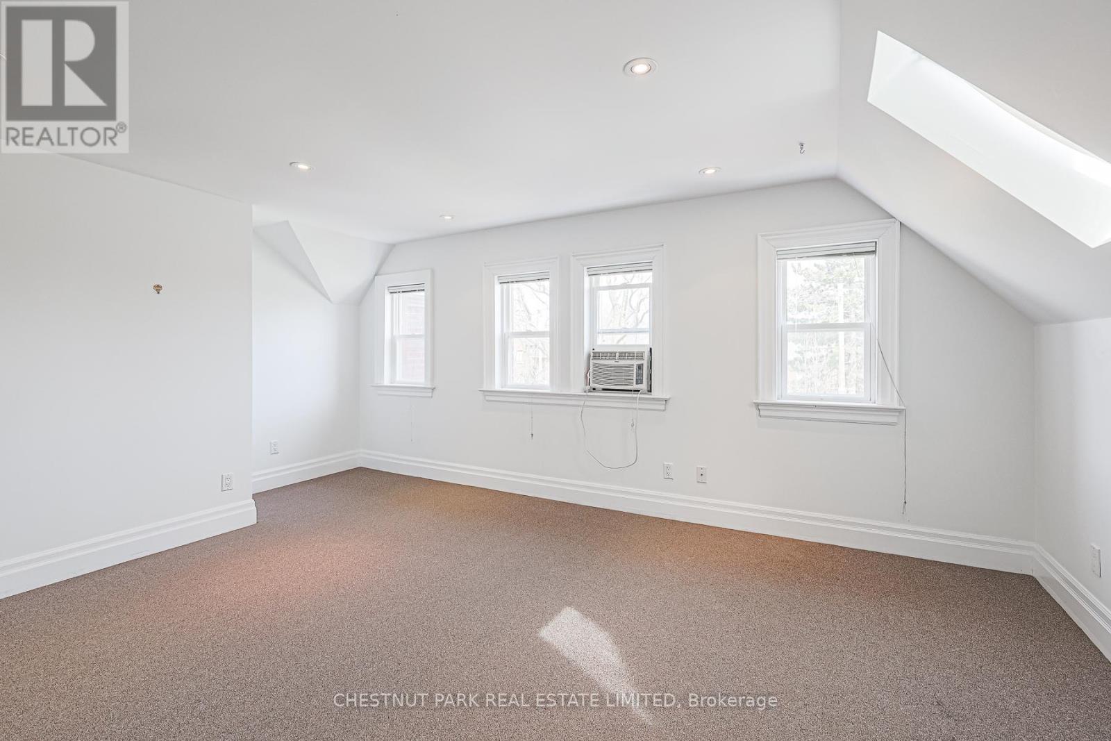 4 - 74 South Drive, Toronto, Ontario  M4W 1R5 - Photo 14 - C12519500