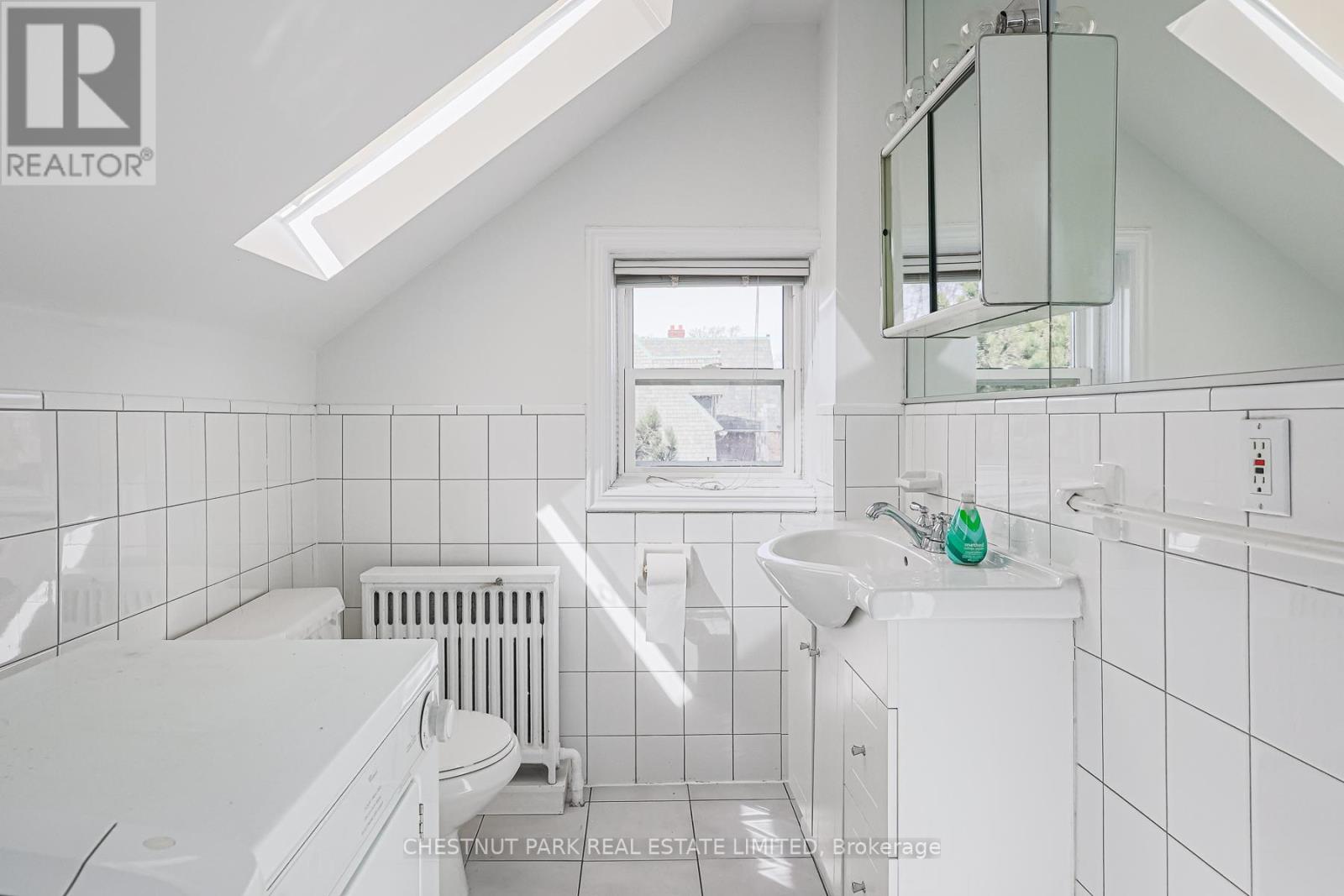 4 - 74 South Drive, Toronto, Ontario  M4W 1R5 - Photo 19 - C12519500