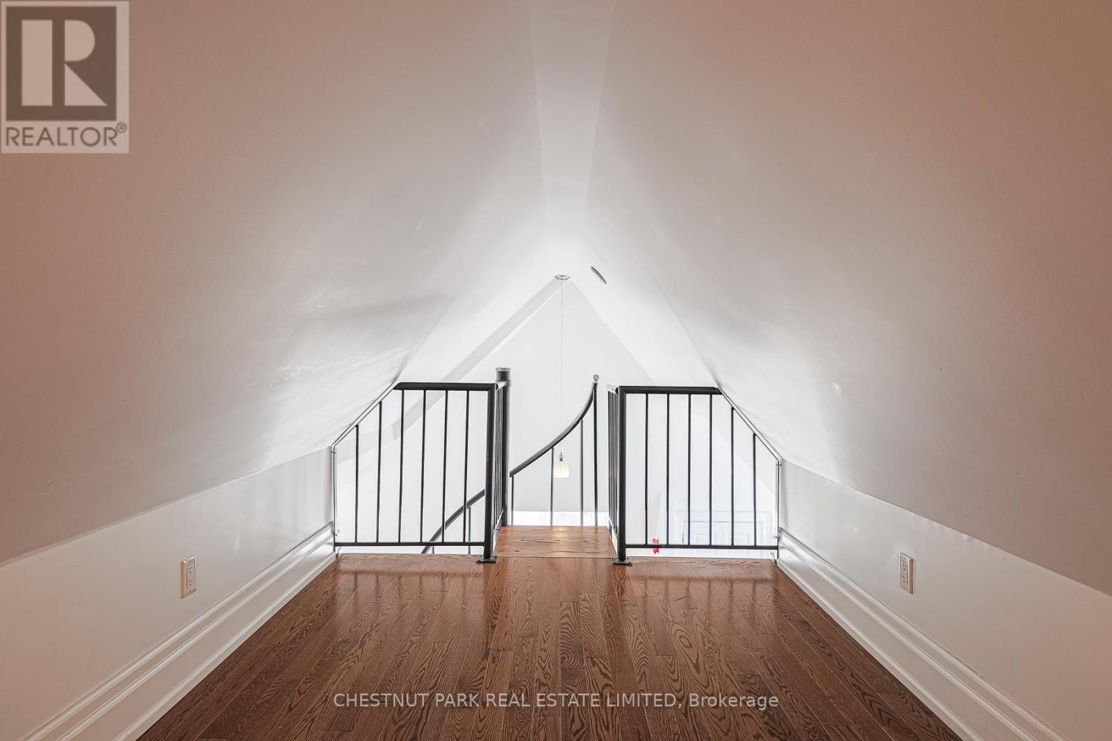 4 - 74 South Drive, Toronto, Ontario  M4W 1R5 - Photo 23 - C12519500