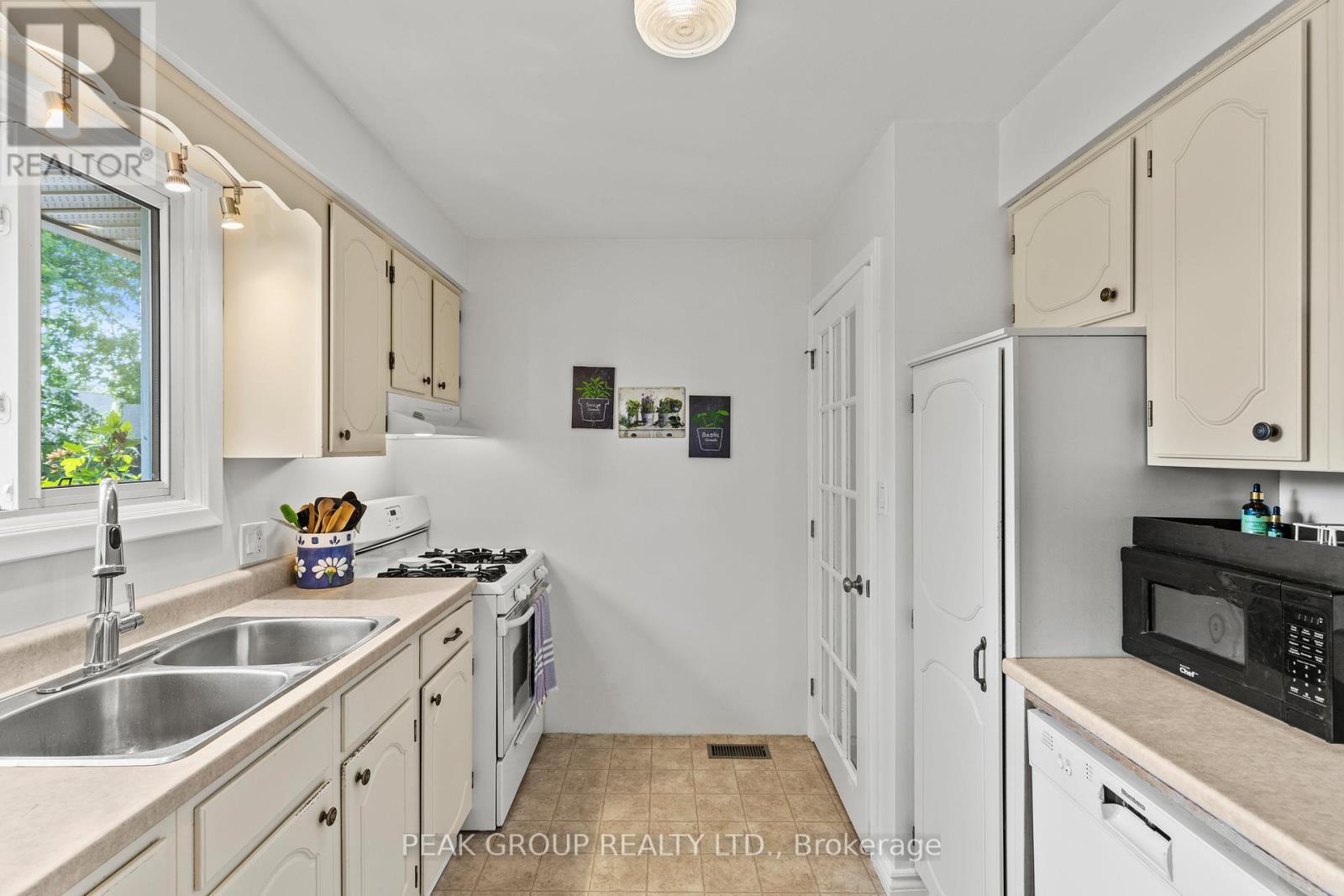 47 David Street, Welland, Ontario  L3B 2B4 - Photo 12 - X12596732