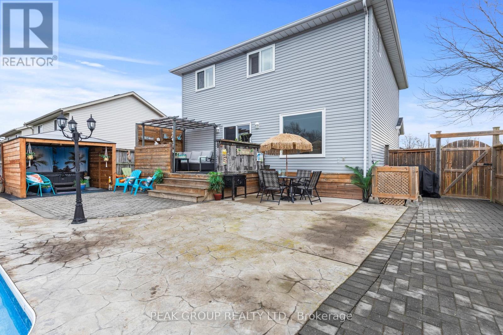 427 Trillium Avenue, Welland, Ontario  L3C 7H1 - Photo 3 - X12596736