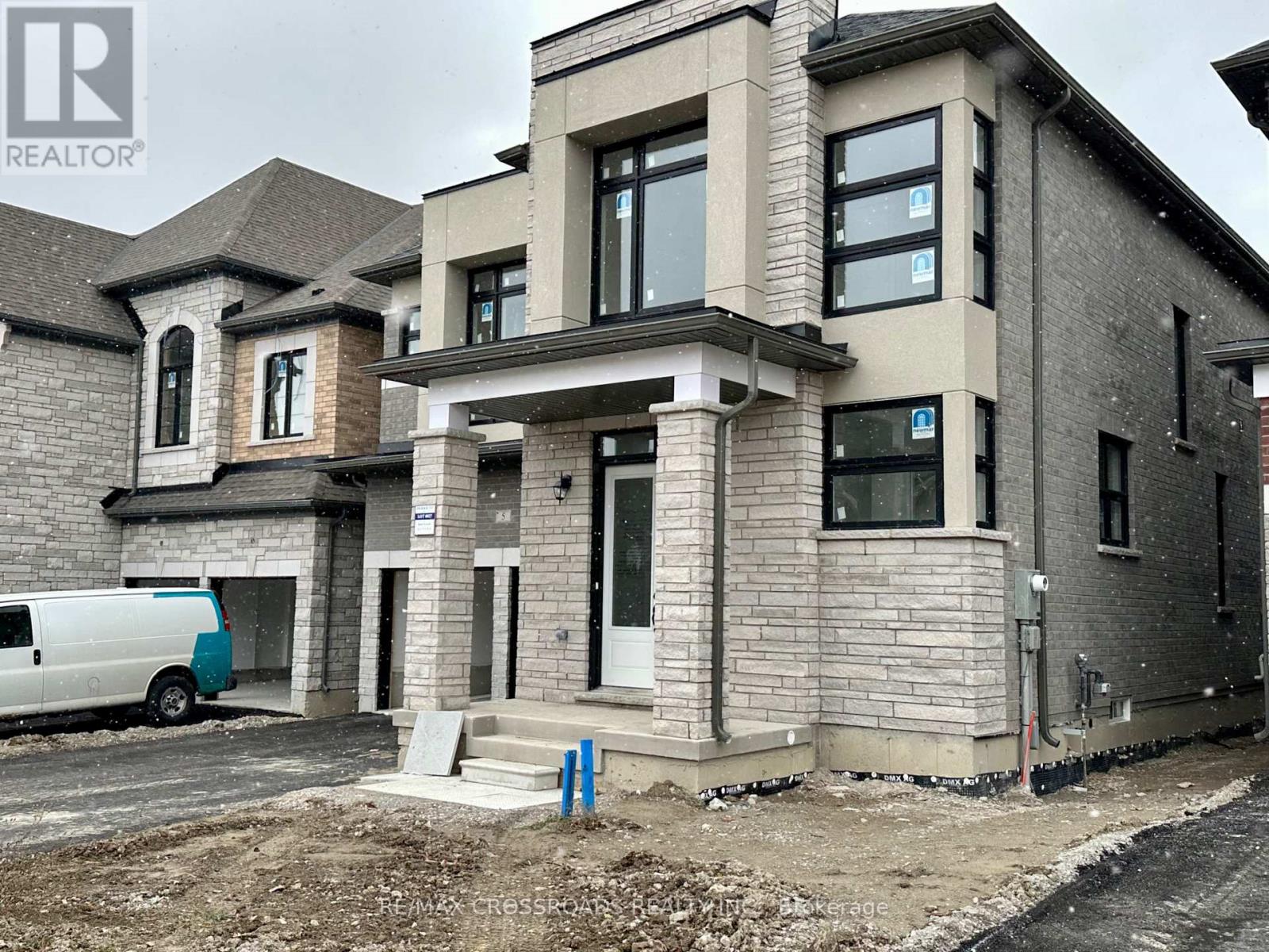 5 Kane Crescent, Aurora, Ontario  L4G 0C5 - Photo 18 - N12587390