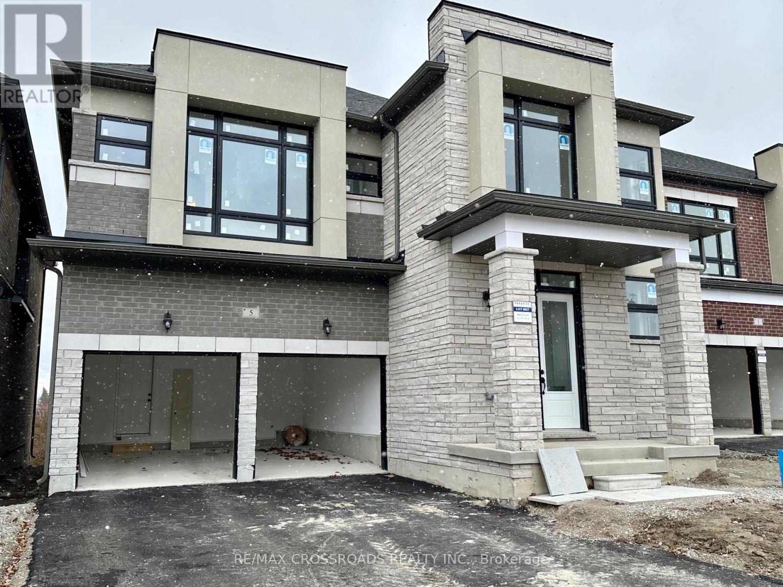 5 KANE CRESCENT, Aurora, Ontario