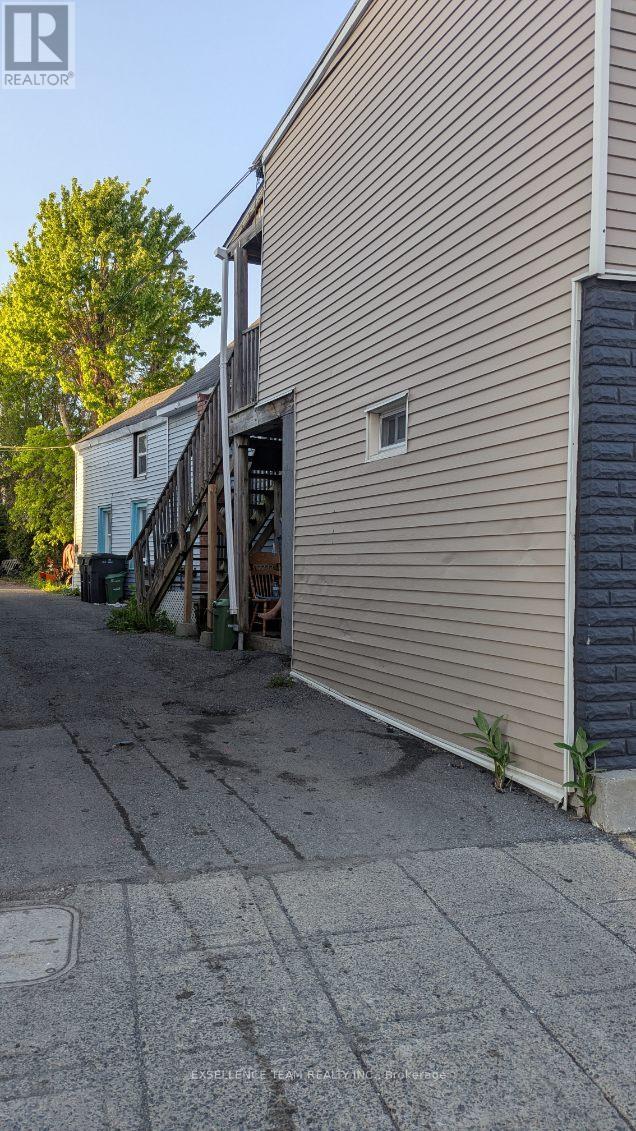 166 Montreal Road, Cornwall, Ontario  K6H 1B3 - Photo 2 - X12596700