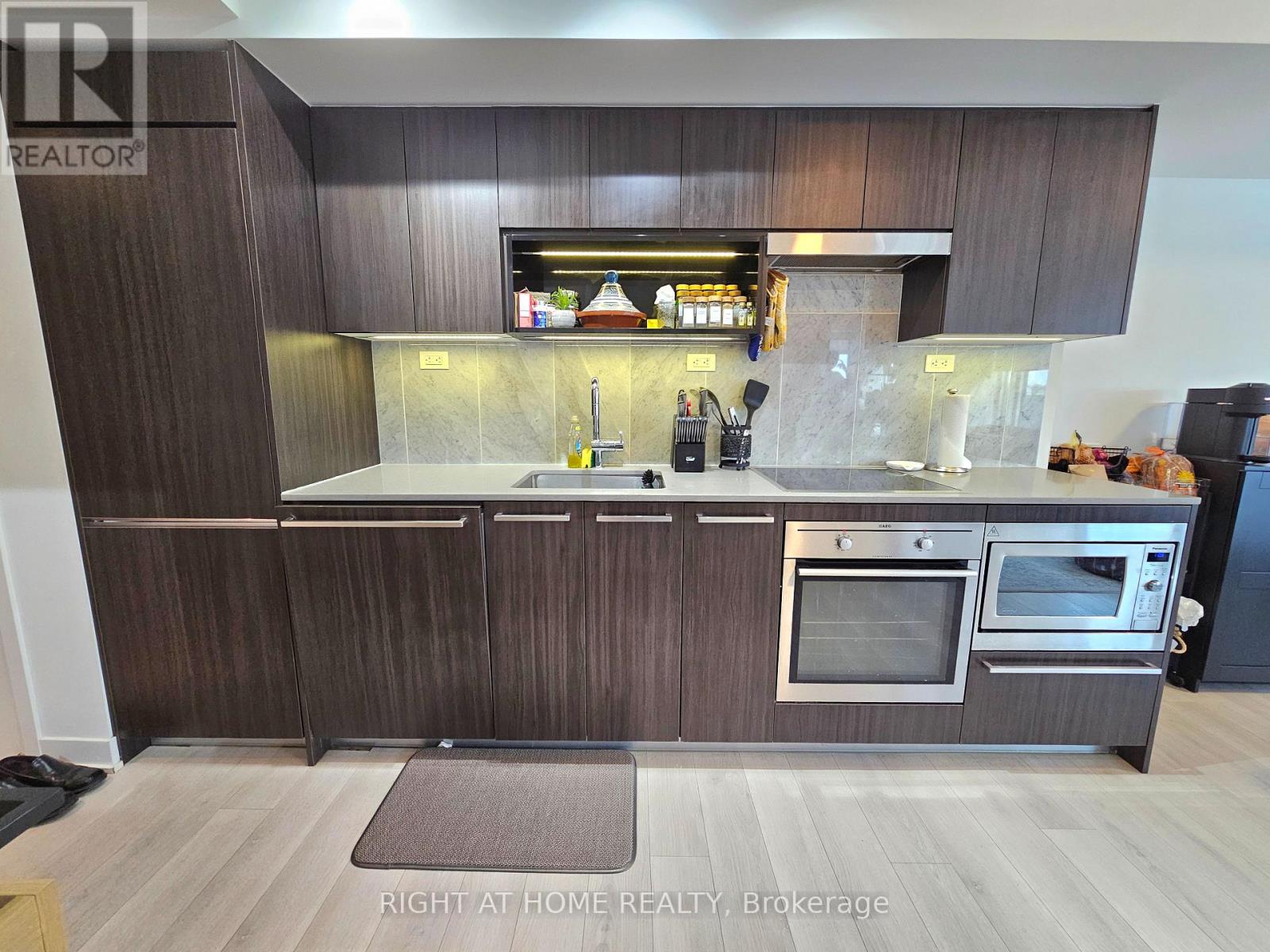 303 - 80 Queens Wharf Road, Toronto, Ontario  M5V 0J3 - Photo 10 - C12596666