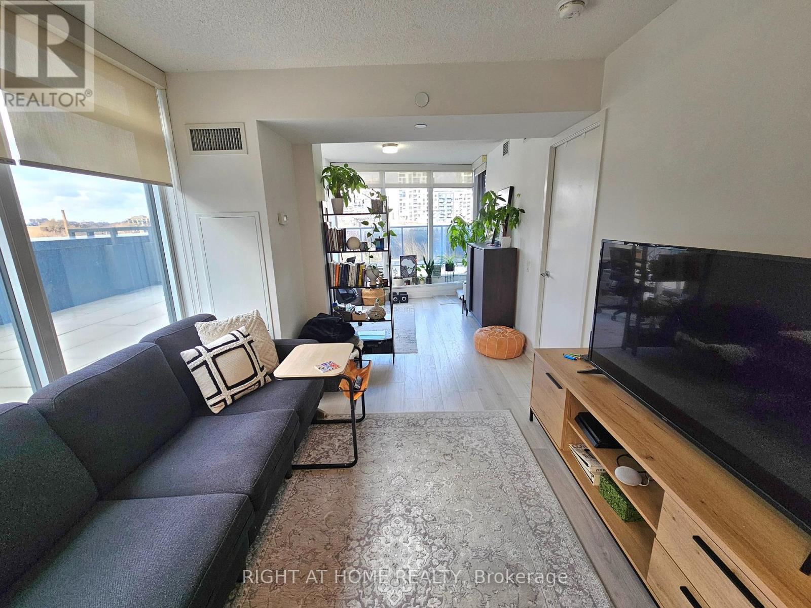 303 - 80 Queens Wharf Road, Toronto, Ontario  M5V 0J3 - Photo 11 - C12596666