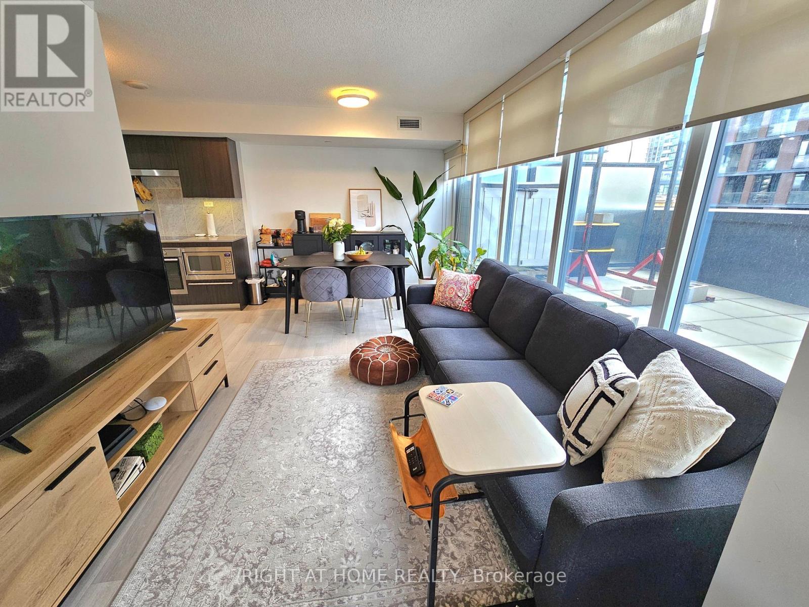 303 - 80 Queens Wharf Road, Toronto, Ontario  M5V 0J3 - Photo 14 - C12596666