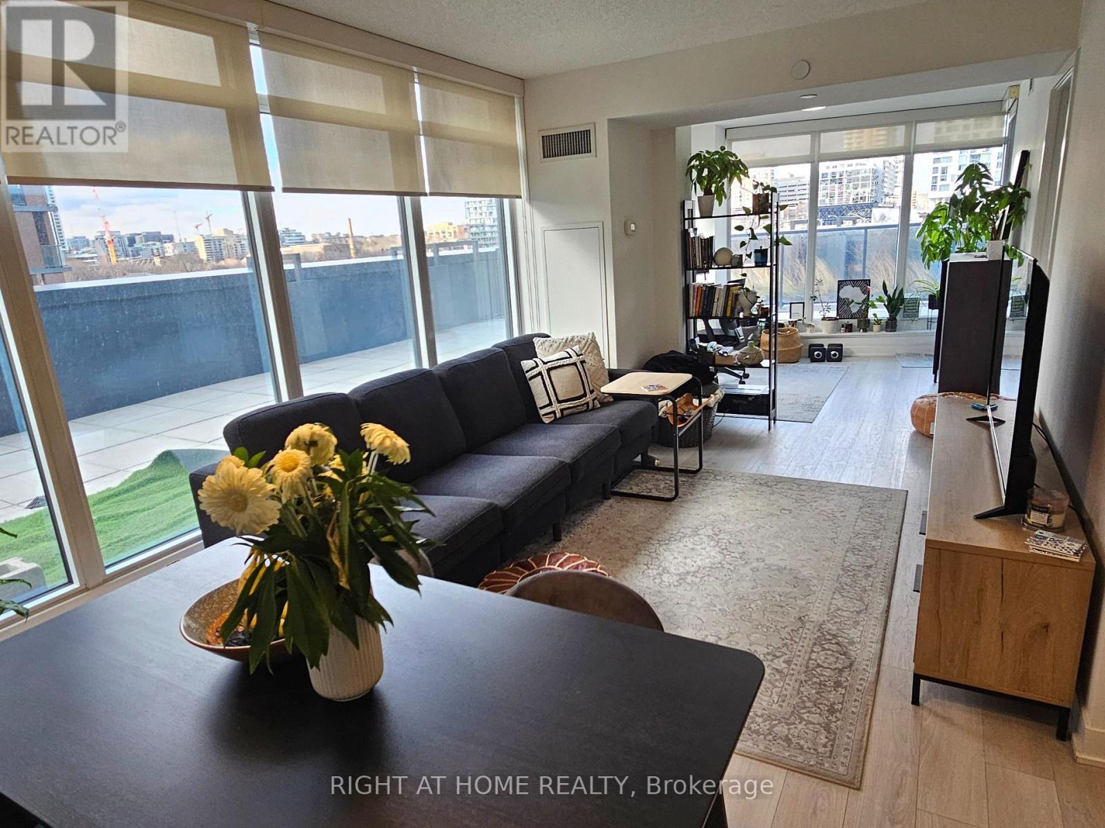 303 - 80 Queens Wharf Road, Toronto, Ontario  M5V 0J3 - Photo 15 - C12596666