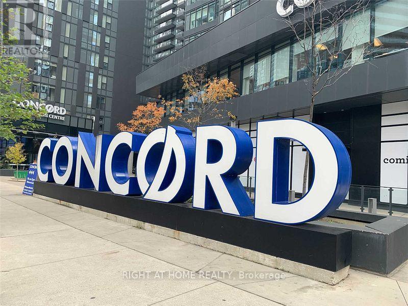 303 - 80 Queens Wharf Road, Toronto, Ontario  M5V 0J3 - Photo 2 - C12596666