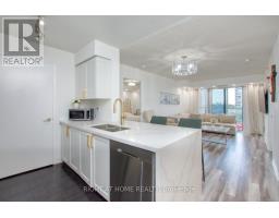 827 - 35 SARANAC BOULEVARD, Toronto, Ontario