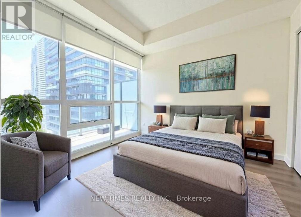 2011 - 30 Roehampton Avenue, Toronto, Ontario  M4P 1R2 - Photo 4 - C12596408