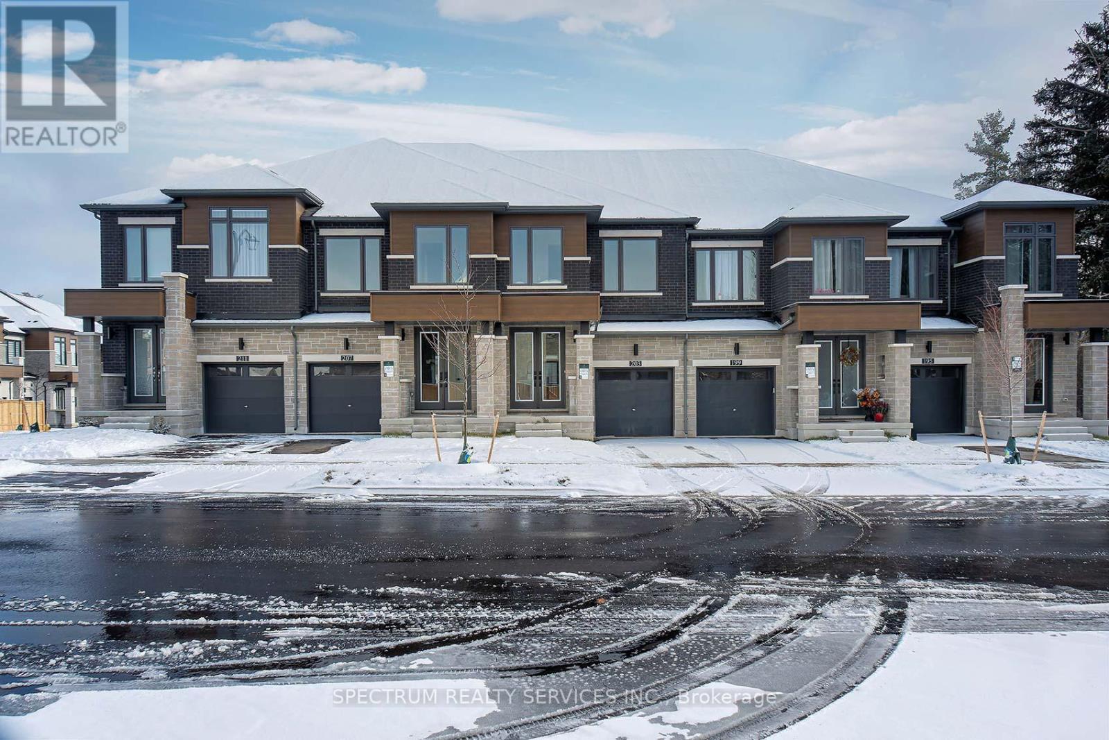 203 GRAND TRUNK AVENUE, Vaughan, Ontario