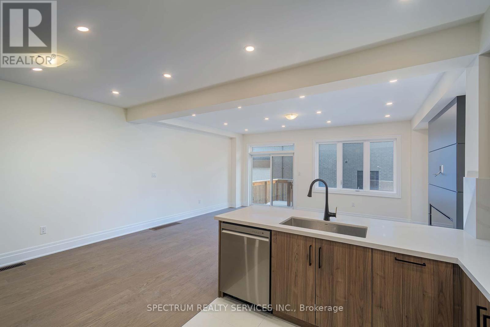 203 Grand Trunk Avenue, Vaughan, Ontario  L6A 5E5 - Photo 13 - N12596658