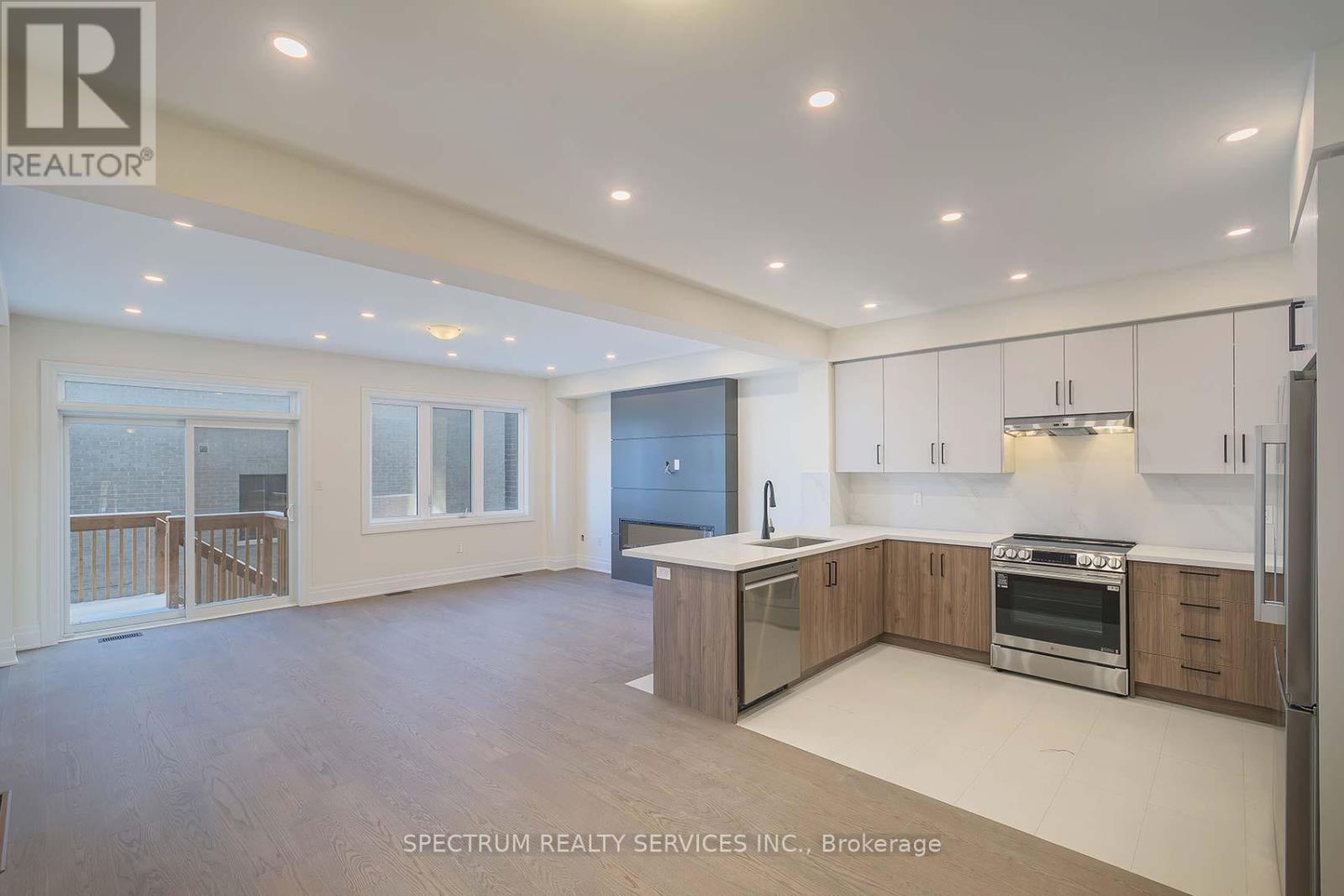 203 Grand Trunk Avenue, Vaughan, Ontario  L6A 5E5 - Photo 15 - N12596658